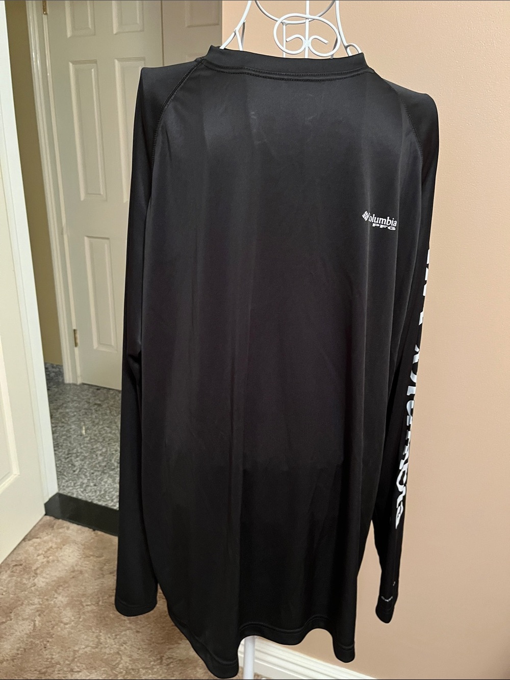 NWT Columbia Black Long Sleeve Shirt with Sleeve Logo